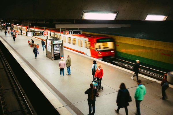 What are the best practices for integrating AI into UK's public transportation systems?